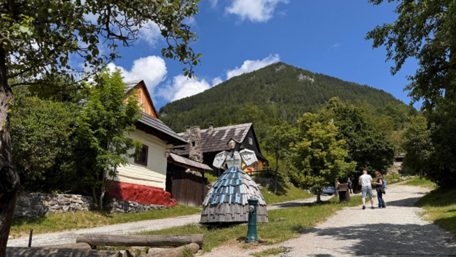 Slovačko selo Vlikolinec: 17 stanovnika protiv turista