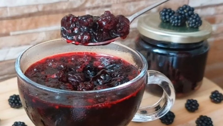 Bobice ostaju cele, a sirup ispada savršen