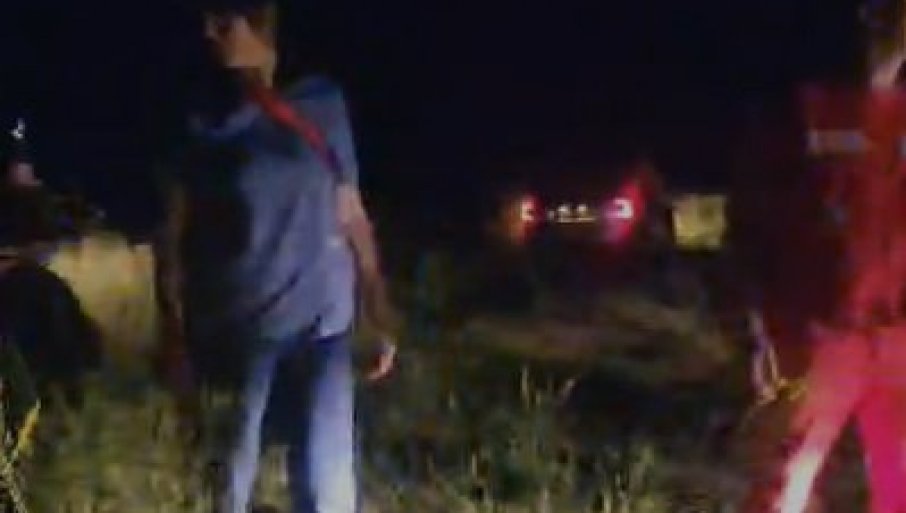POGINULA DVOJICA MLADIĆA: Kvad završio u kanalu – pojavio se snimak stravične nesreće kod Batajnice (VIDEO)