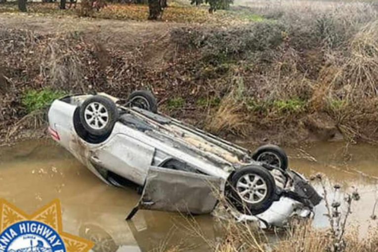 TEŠKA SAOBRAĆAJNA NESREĆA U KIKINDI! Medicinska sestra (34) autom sletela u kanal i poginula