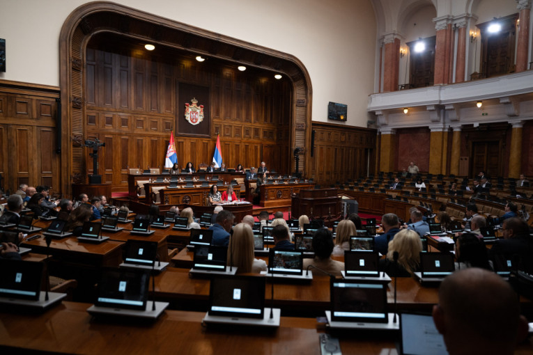 Skupština izglasala poverenje vladi! Evo koliko poslanika je bilo za, a koliko protiv