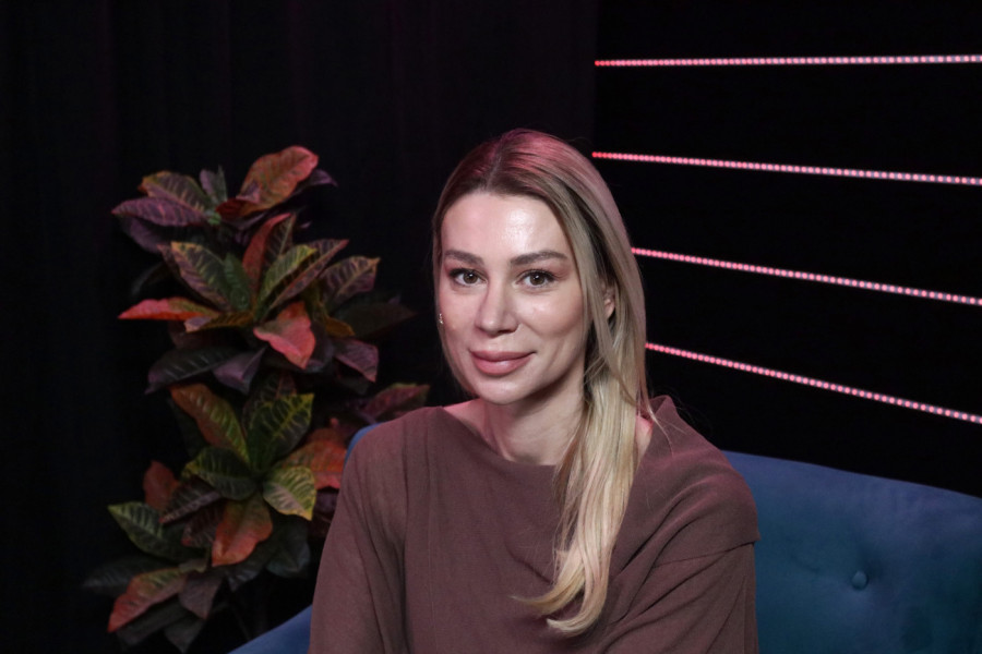 Katarina Gromilić prvi put bez zadrške o majčinstvu, turbulentnoj ljubavi s baletanom i kraju jedne velike karijere (VIDEO)