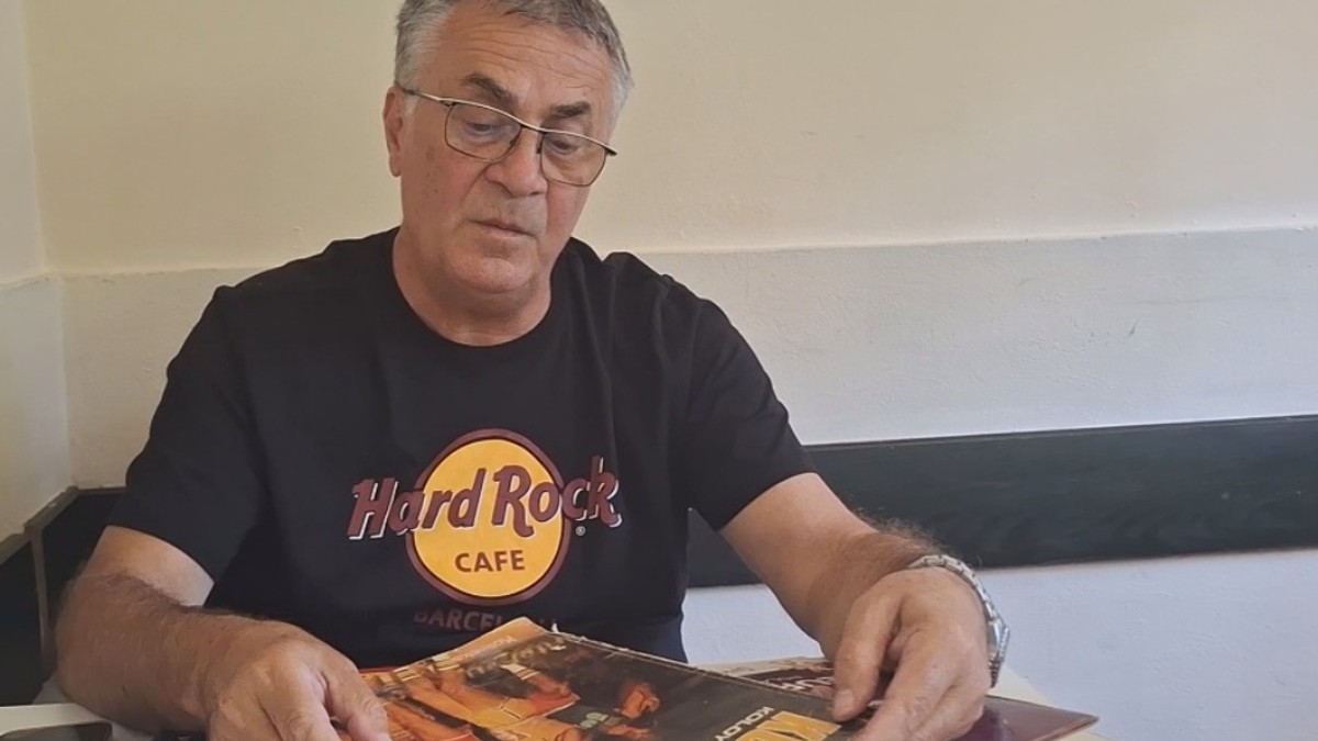 Valjevac Zoran skuplja sličice i ima kolekciju albuma sa svetskih prvenstava u fudbalu