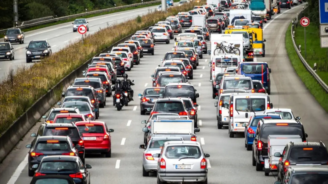 Važno za sve vozače: Sutra se menja režim saobraćaja na auto-putu kroz Beograd, zatvaraju se trake na dve ključne deonice