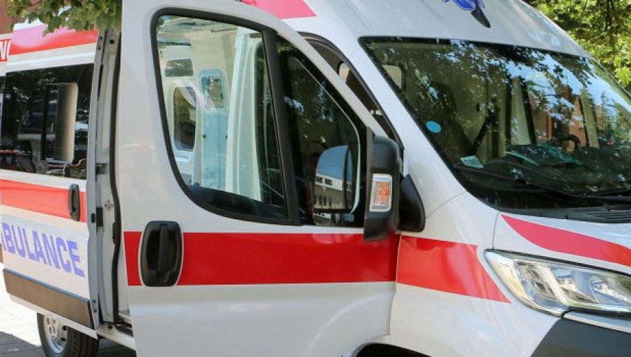 PREMINUO MUŠKARAC NA BAZENU NA KOŠUTNjAKU: Hitna pomoć odmah reagovala