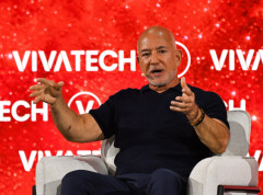 Džef Bezos prodaje akcije Amazona vredne više od četiri milijarde dolara