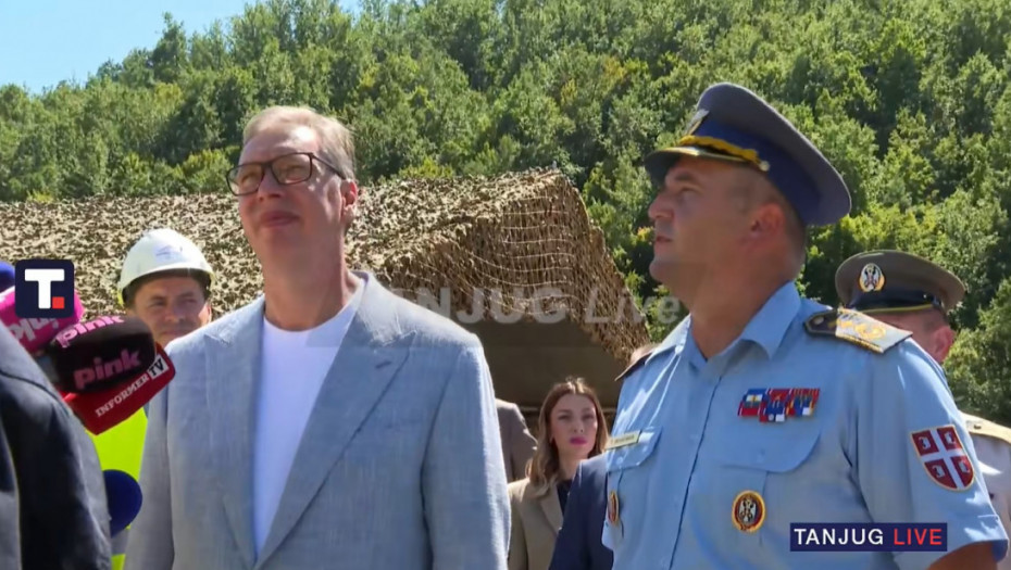 Vučić u Priboju o obaveznom vojnom roku