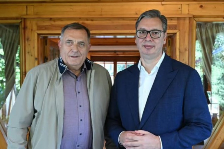 Vučić i Dodik danas zajedno u manastiru Rmanj: Dočekuje ih episkop Sergije na veliki praznik