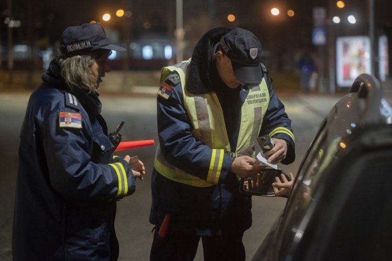 VOZAČKA DOZVOLA NE VAŽI 10 GODINA ZA SVE! Mnogi je obnavljaju već posle 6 meseci ili godinu dana
