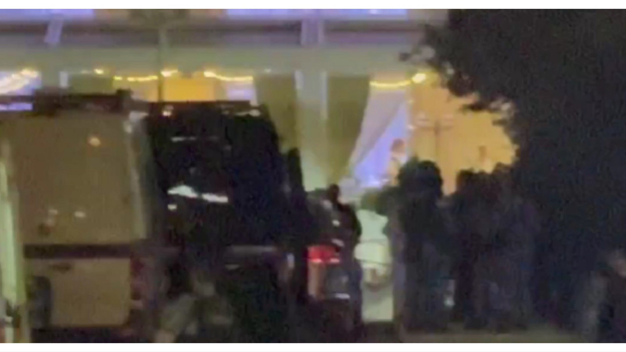 (FOTO/VIDEO) Putinov general meta napada?! Eksplozija odjeknula u restoranu gde je slavio rođendan: Evo o kome je reč