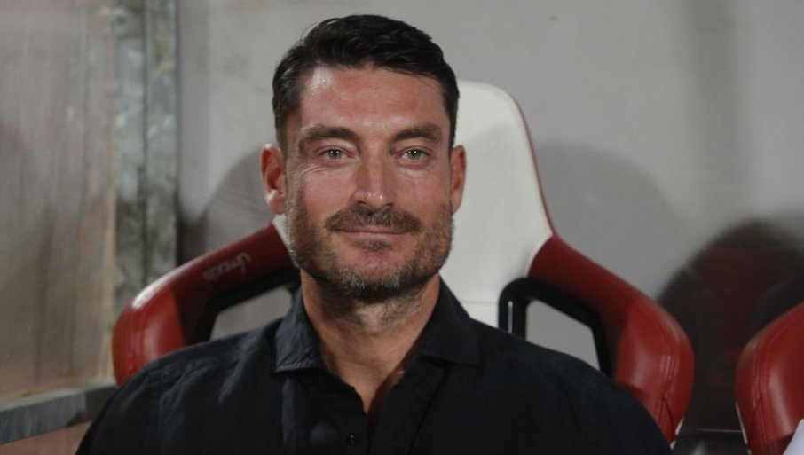 STRANCI 4:0: Osmorica „uvoznih“ trenera sedelo na klupama večitih u derbijima, skor očajan